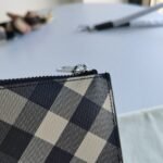 Burberry handbag - Image 4