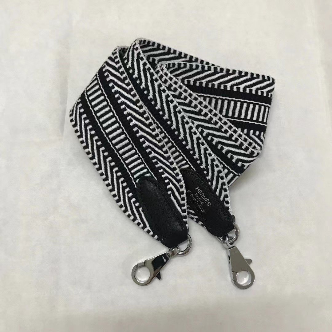 a1650565446054_6374.jpg Hermes belt series - Image 1