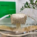 Bottega Venetaweaving small square bags - Image 3