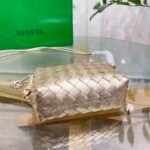Bottega Venetaweaving small square bags - Image 4