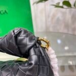 Bottega Venetahandbag - Image 5