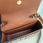 Burberry shoulder bag - Image 9