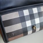 Burberry's new retro plaid small bag - Image 7