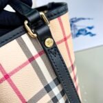 Burberry most classic mother and child bag shopping bag - Image 5