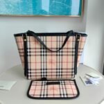 Burberry most classic mother and child bag shopping bag