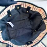 Burberry most classic mother and child bag shopping bag - Image 9