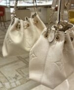 Louis Vuitton Bundle handbag - Image 8