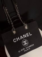 Chanel shopping bag - Image 2