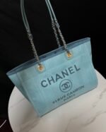 Chanel shopping bag - Image 9