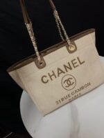 Chanel shopping bag - Image 9