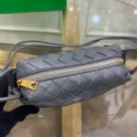 Bottega Venetaweaving small square bags - Image 7