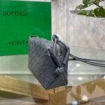 Bottega Venetaweaving small square bags - Image 2