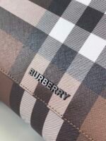 Burberry crossbody bag - Image 4