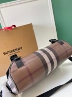 Burberry crossbody bag - Image 7