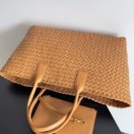 Bottega Veneta (Large 51cm)  Classic handbag - Image 6