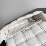 Bottega Veneta, mini shoulder bag - Image 7
