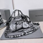 Balenciaga underarm bag - Image 2