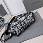 Balenciaga underarm bag - Image 4