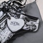 Balenciaga underarm bag - Image 9