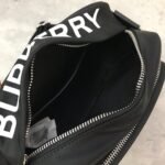 Burberry crossbody bag - Image 7