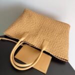 Bottega Veneta(Large 51cm)  Classic handbag - Image 2