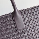 Bottega Veneta (Large 51cm)  Classic handbag - Image 2