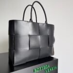 Bottega Veneta Tote bag - Image 2