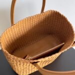 Bottega Veneta"CABAT" bag collection (medium size 32) - Image 9