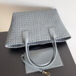 Bottega Veneta"CABAT" bag collection (medium size 32) - Image 6
