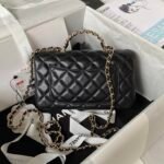 Chanel 23A Diamond handlebag - Image 2
