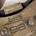 Balenciaga underarm bag - Image 9