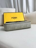 greenFENDI's popular classic Baguette - Image 9