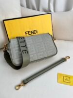 greenFENDI's popular classic Baguette - Image 3