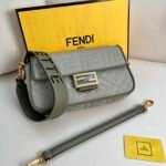 greenFENDI's popular classic Baguette