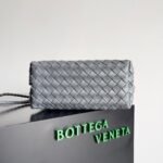 Bottega Venetawoven bag - Image 2