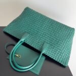 Bottega Veneta(Large 51cm)  Classic handbag - Image 2