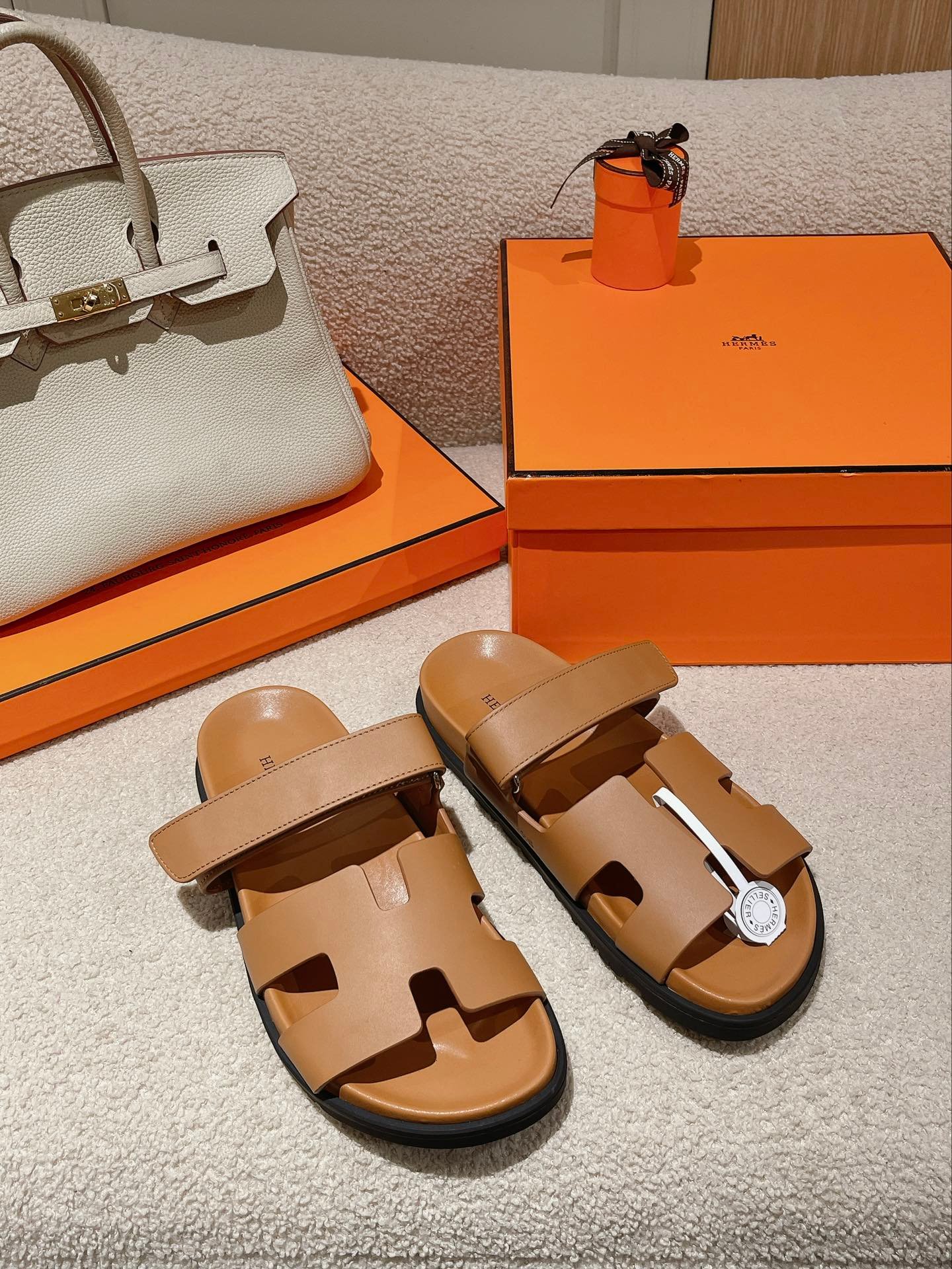 i1688924722_7134_0.jpg Hermes cowhide slippers - Image 1