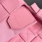 Bottega Venetamini15 grid card bag - Image 7