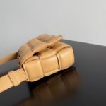 Bottega Veneta, mini shoulder bag - Image 3