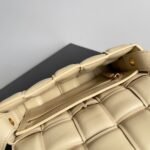 Bottega Veneta, mini shoulder bag - Image 9