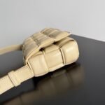 Bottega Veneta, mini shoulder bag - Image 3