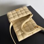 Bottega Veneta, mini shoulder bag - Image 6