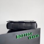 Bottega Venetawoven bag - Image 3