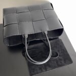 Bottega Venetahandbag - Image 6