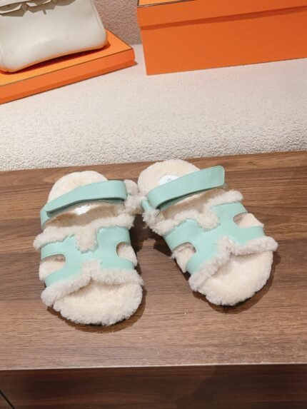 Hermes autumn/winter plush slippers