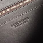 Bottega VenetaHandbag Shoulder bag - Image 8