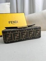 Old flowerIconic Baguette medium chain handbag, - Image 9