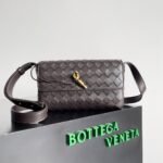 Bottega Veneta's new mini andiamobag