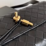 Bottega Veneta's new mini andiamobag - Image 6