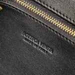 Bottega Veneta's new mini andiamobag - Image 7